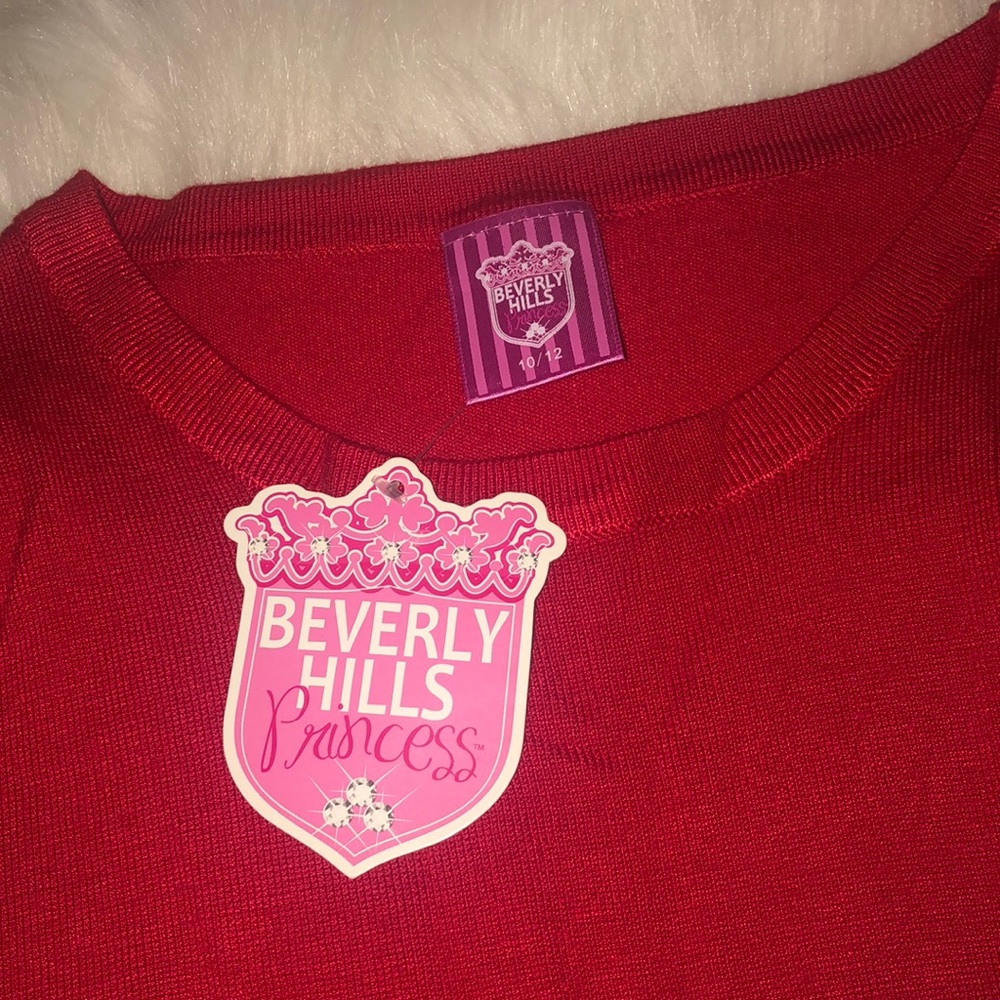 Red sweater - Picture 2 of 3